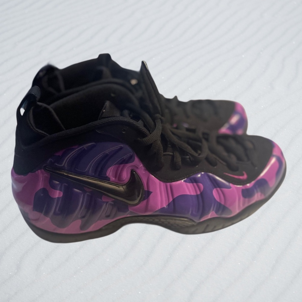 Nike Air Mens Sz 9 Foamposite Pro
Purple Camo